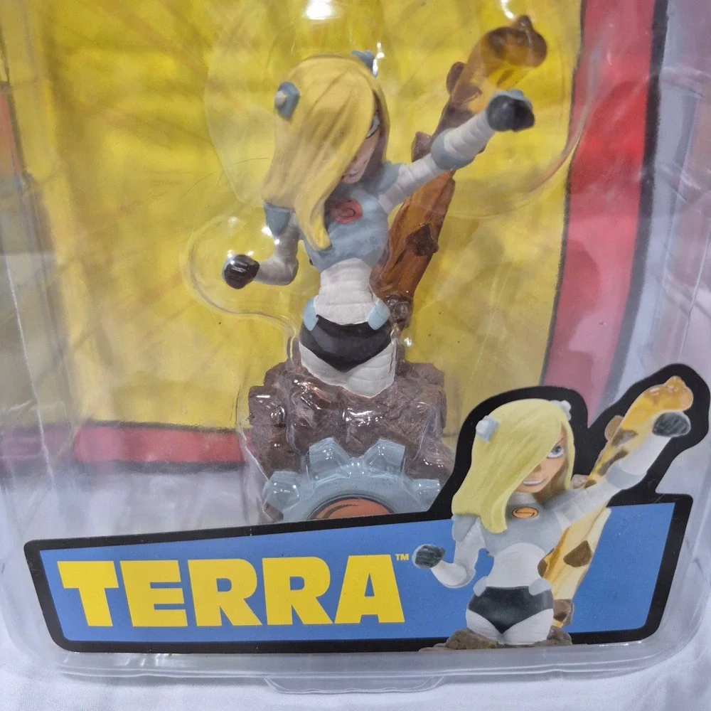Terra Teen Titans Interlocking Paperweight Bust Monogram Masterworks DC